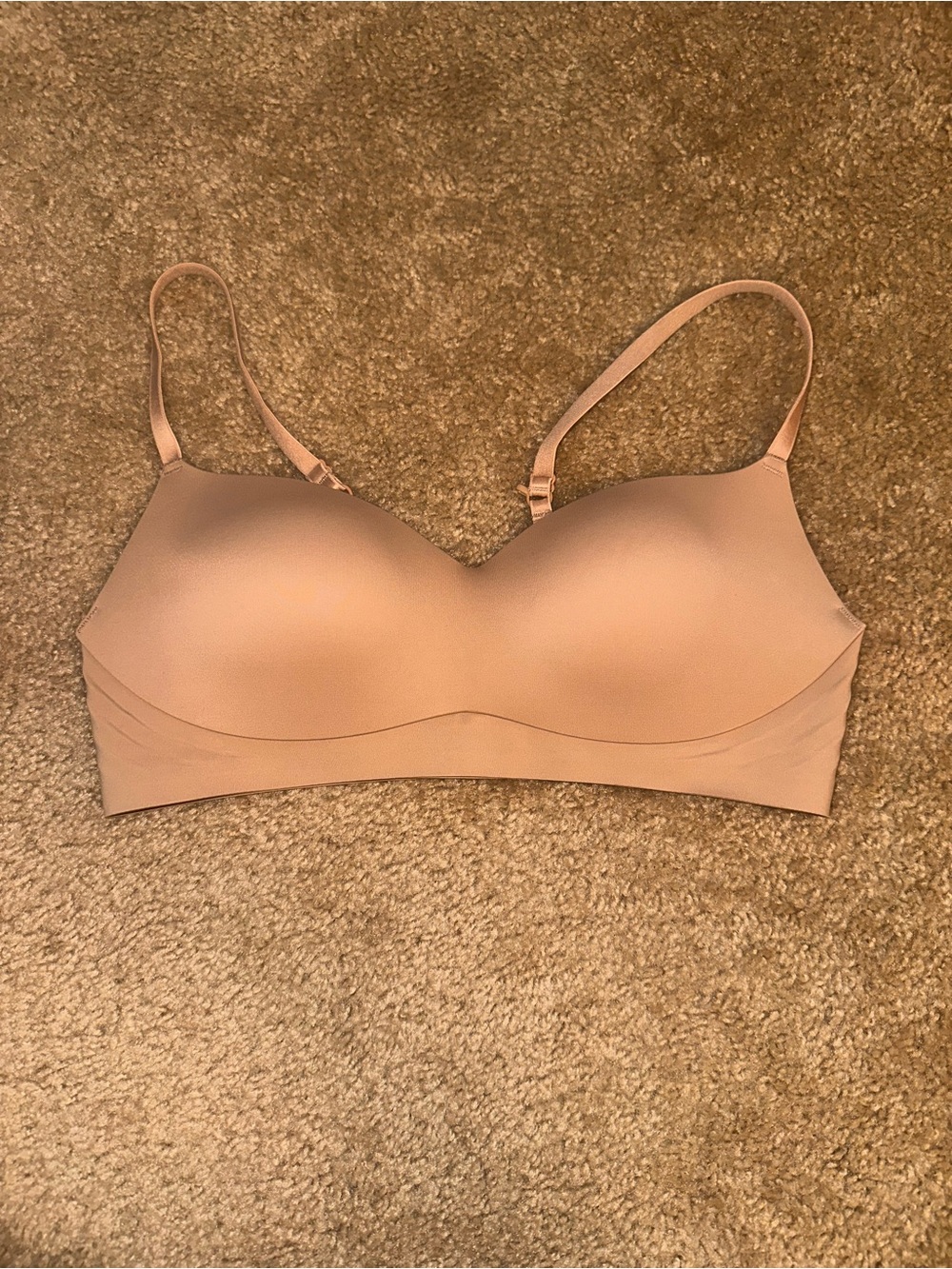 EBY Seamless Bra Nude Beige Size M Adjustable Straps Wireless Comfort Stretch